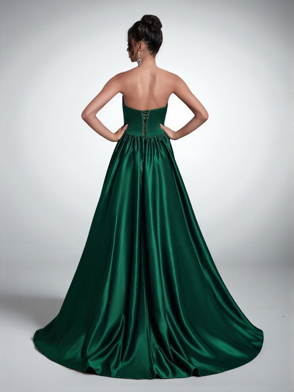 Vestido de Festa Verde Esmeralda Vestido de Festa Tomara que Caia com Fenda e Corset Giovana