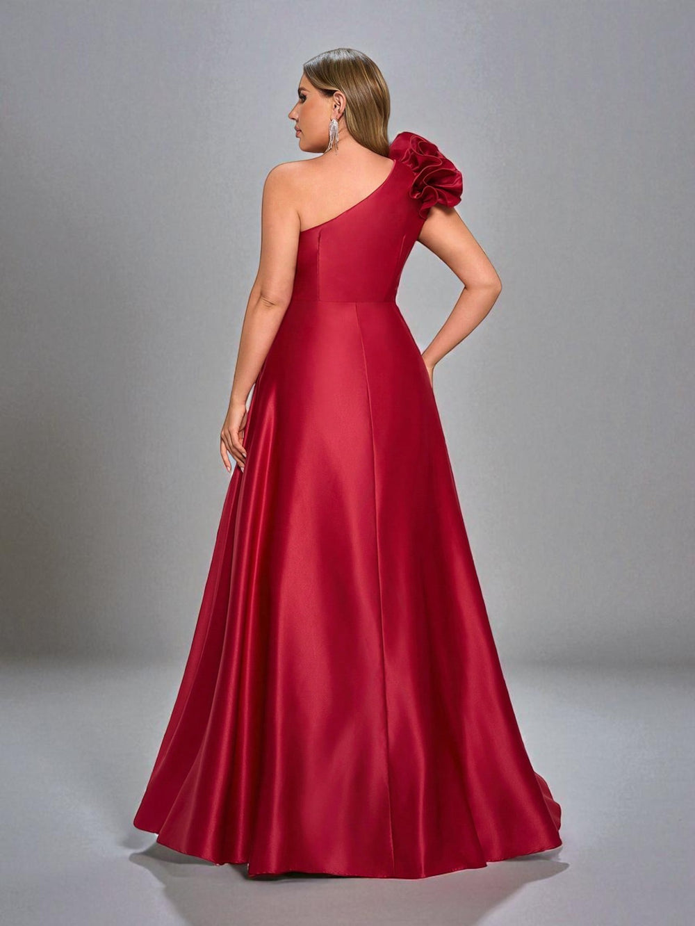 Marsala Vestido Longo de Festa Plus Size com Flor no Ombro