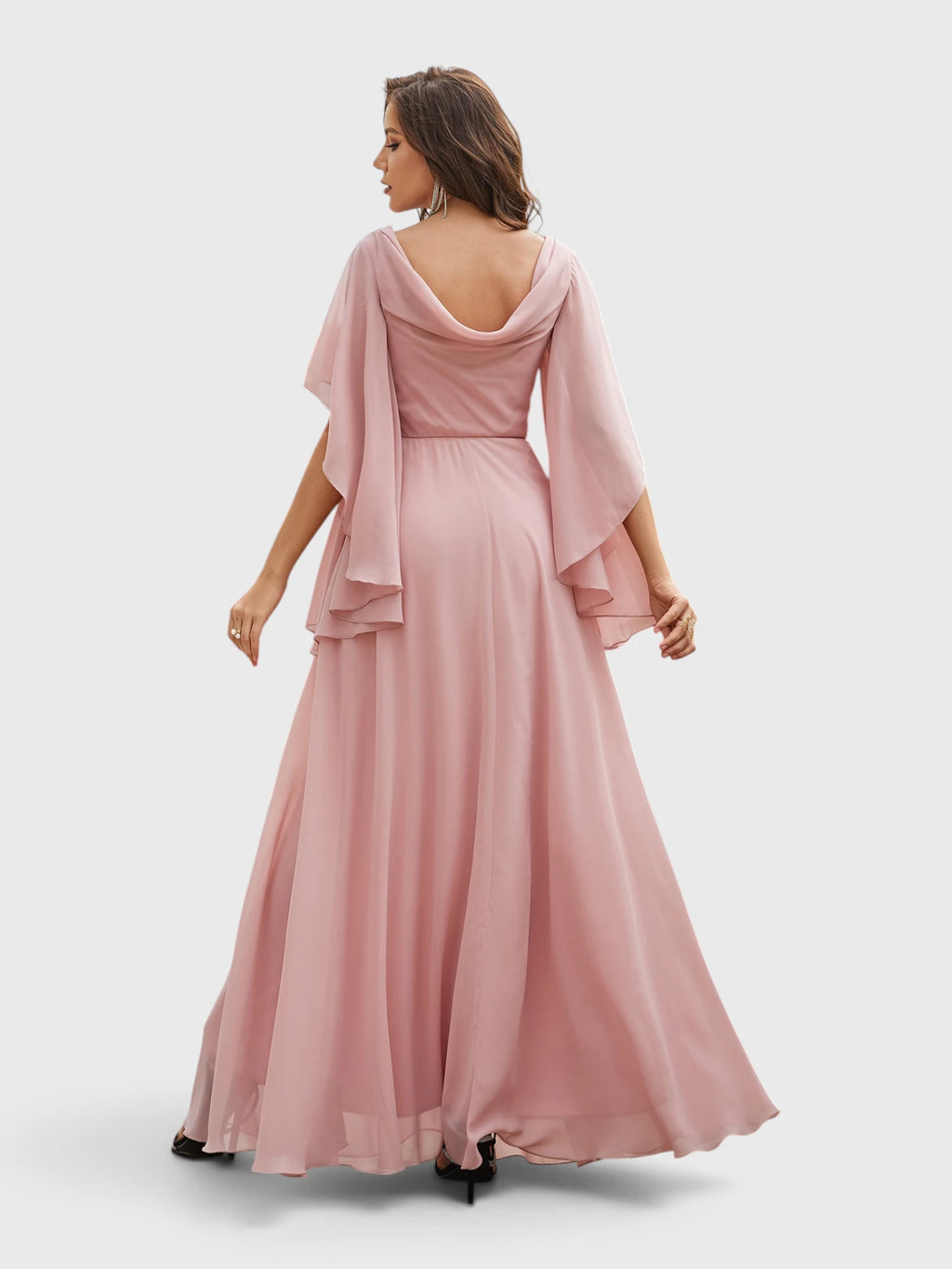 Vestido de Festa Longo Plus Size Bordado Manga Capa Cris