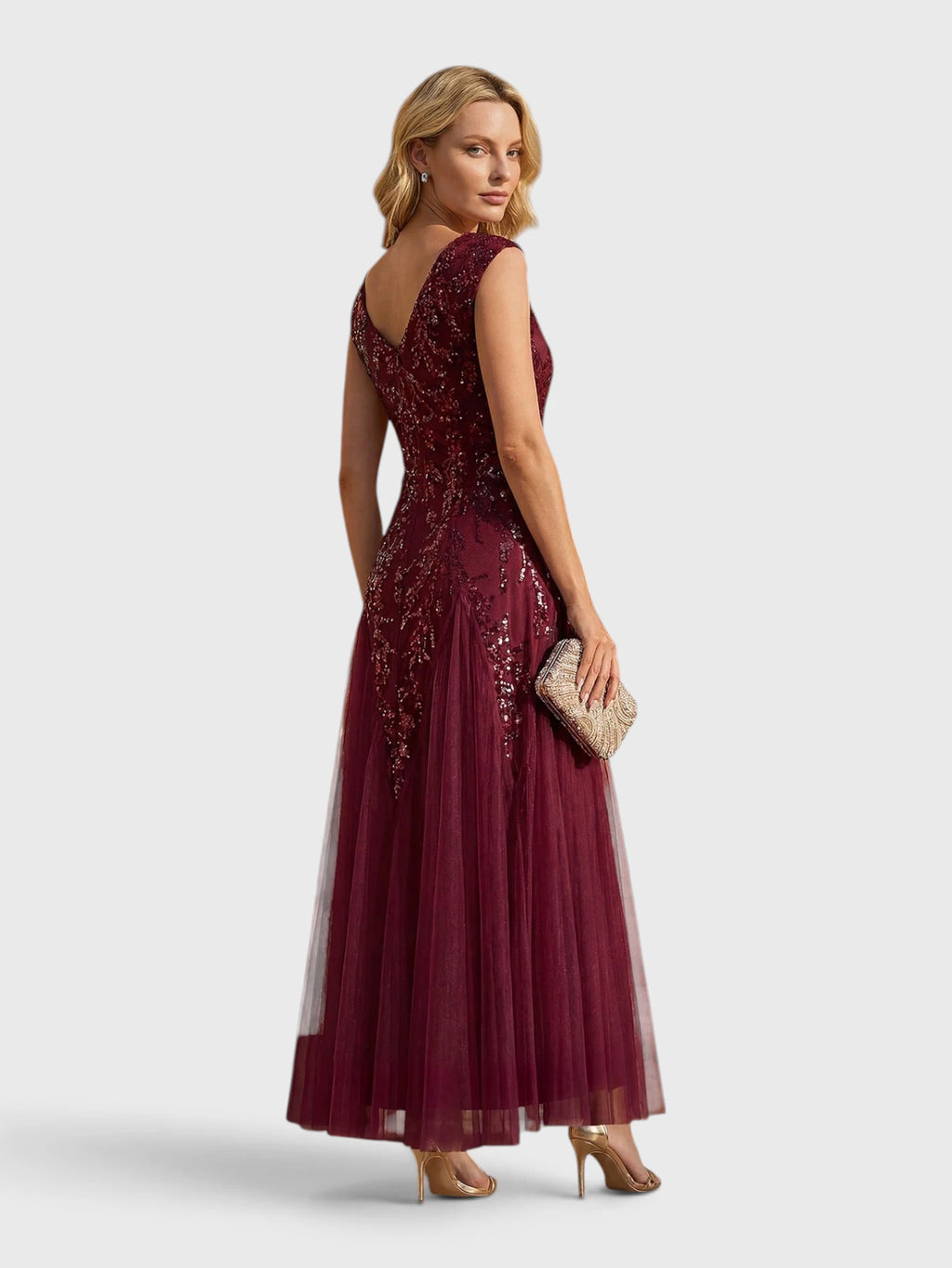 Vestido de Festa Longo Plus Size Bordado em Paetê Alpha