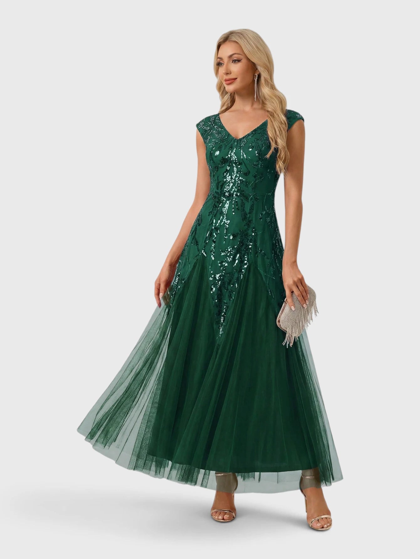 Vestido de Festa Longo Plus Size Bordado em Paetê Alpha
