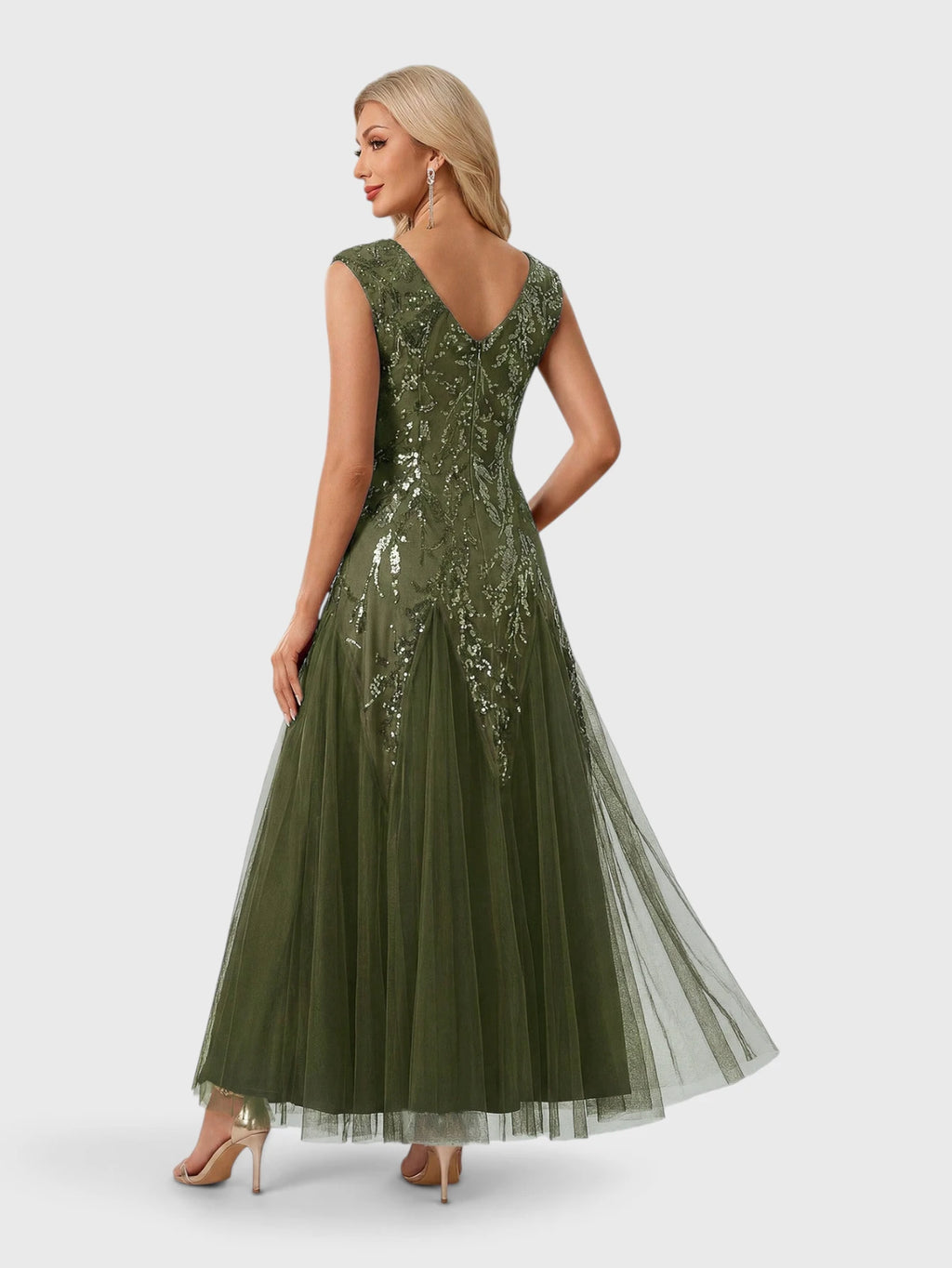 Vestido de Festa Longo Plus Size Bordado em Paetê Alpha