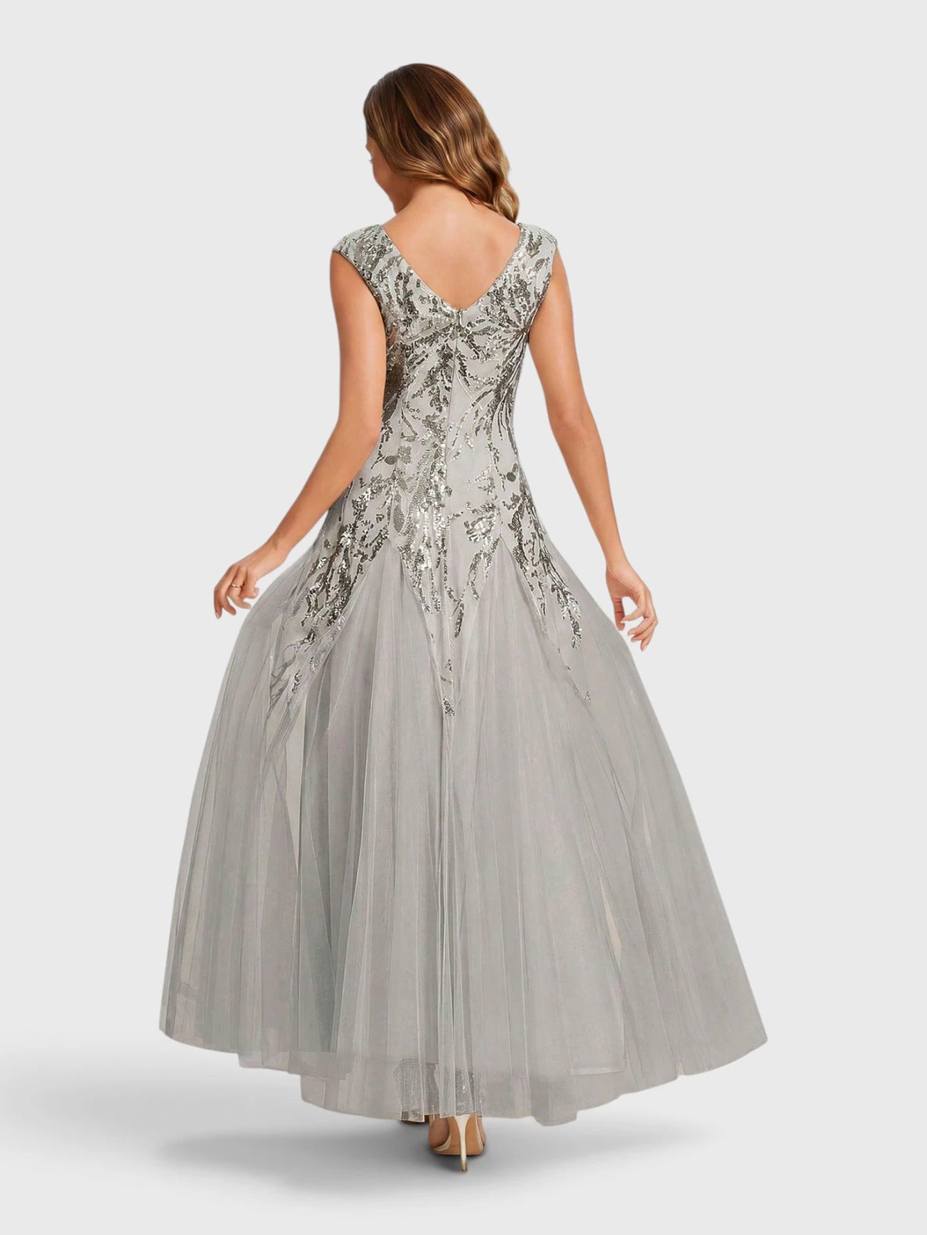 Vestido de Festa Longo Plus Size Bordado em Paetê Alpha