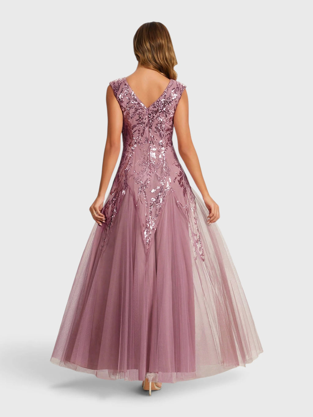 Vestido de Festa Longo Plus Size Bordado em Paetê Alpha