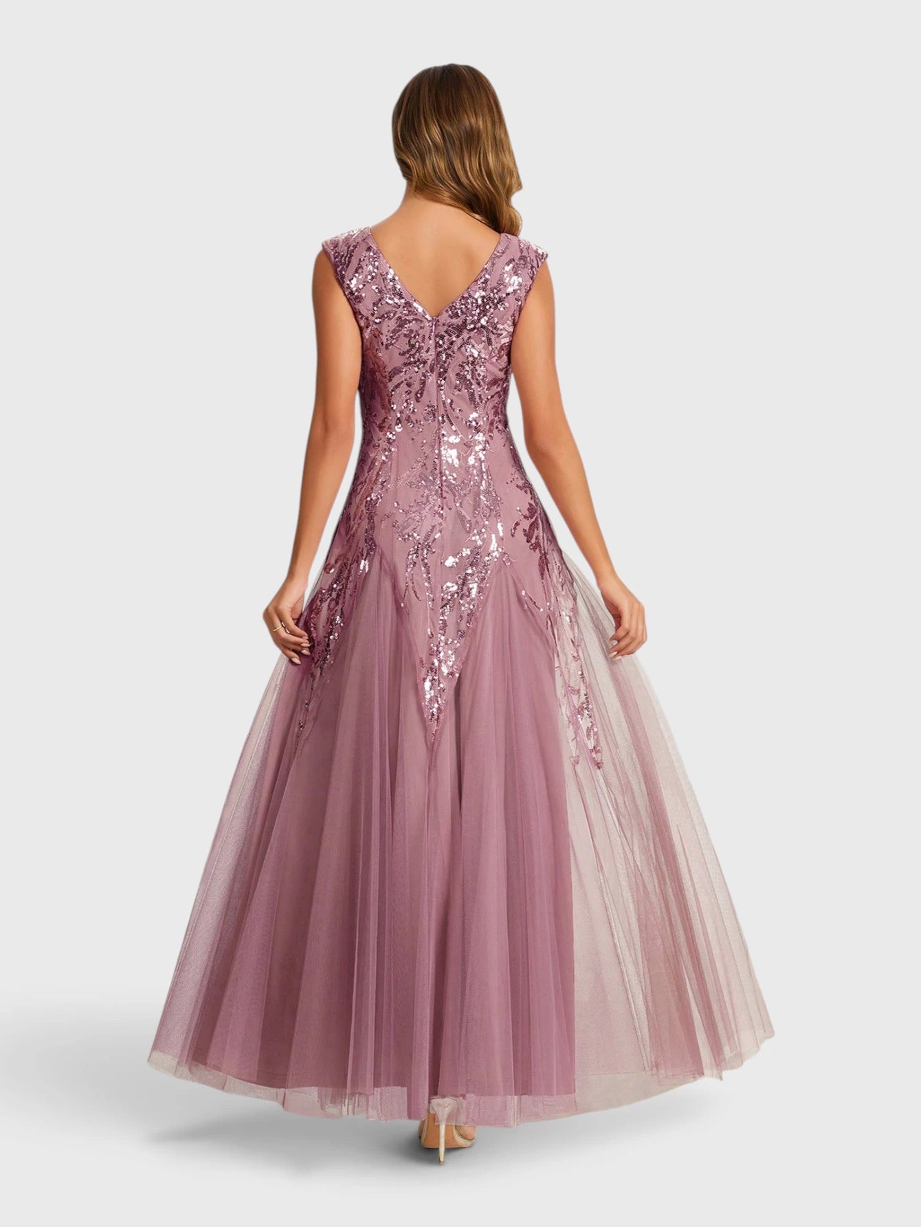 Vestido de Festa Longo Plus Size Bordado em Paetê Alpha