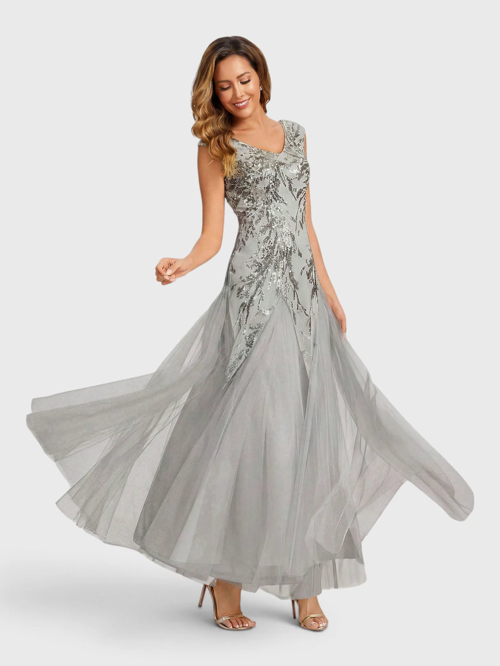 Vestido de Festa Longo Plus Size Bordado em Paetê Alpha