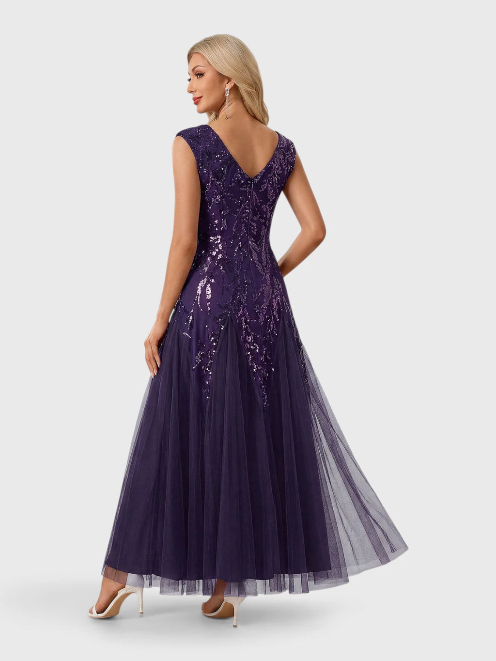 Vestido de Festa Longo Plus Size Bordado em Paetê Alpha