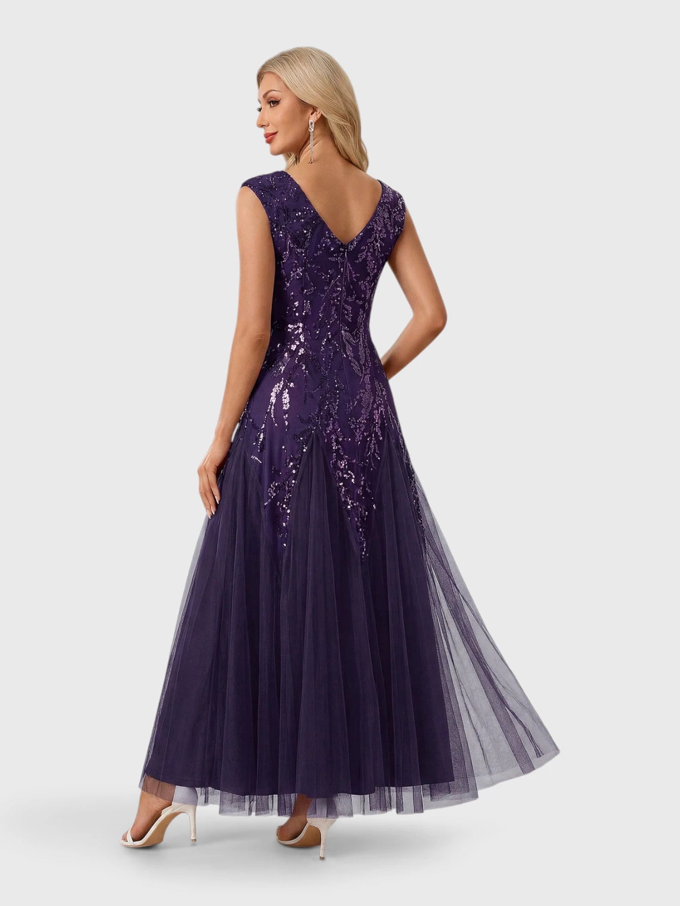 Vestido de Festa Longo Plus Size Bordado em Paetê Alpha