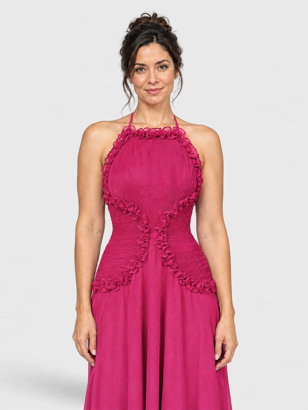 Detalhe dos babados do vestido de festa longo Tabata na cor pink.