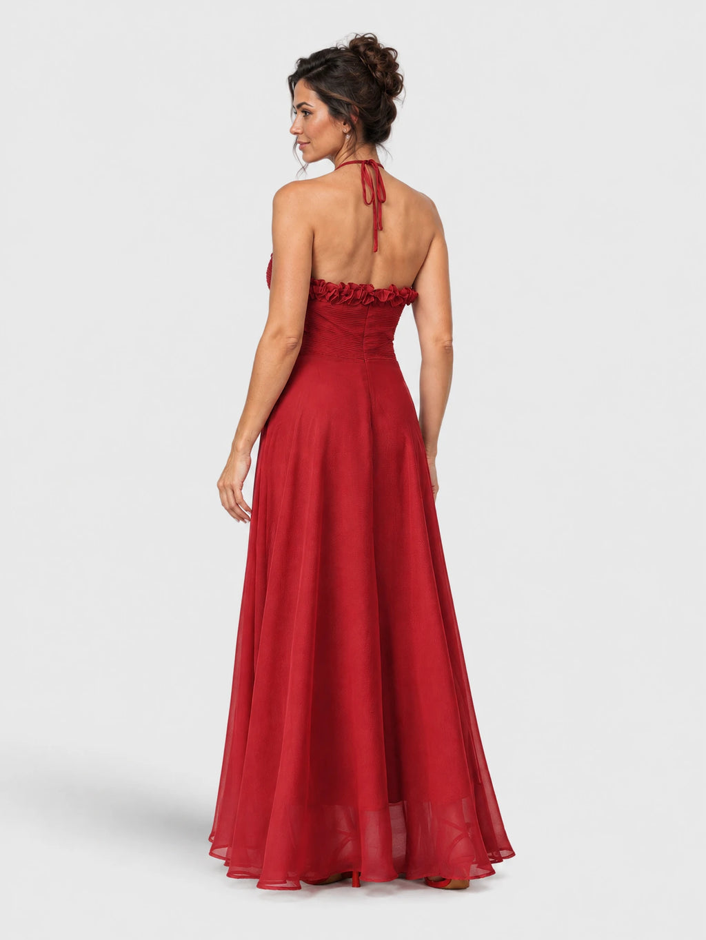 Vestido de festa longo Tabata com babados na cor vermelha, vista traseira.