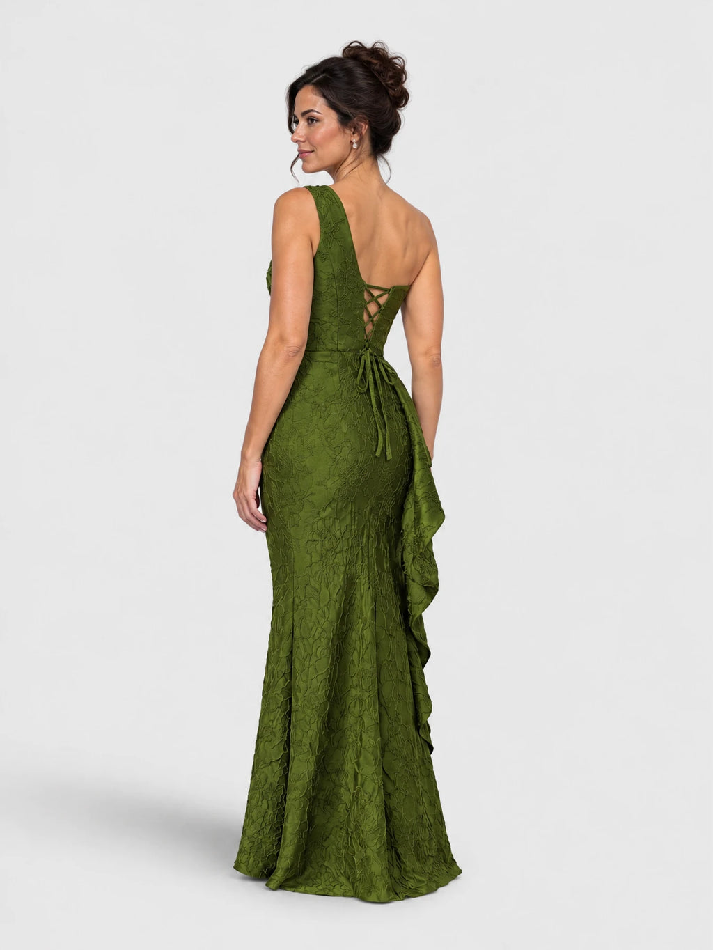 Vestido de festa longo verde oliva, sem mangas, em zibeline floral com relevo, visto pelas costas.